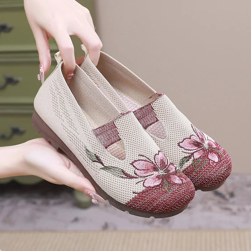 Ladies' summer 2025 breathable soft sole anti-slip mom shoes leisure mesh flat embroidered shoes