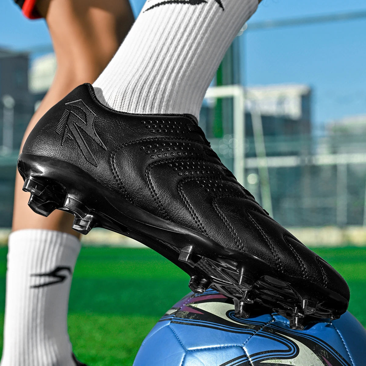 AG/FG Soccer Boots – Non‑Slip Wear‑Resistant Football Shoes for Men, Women & Youth