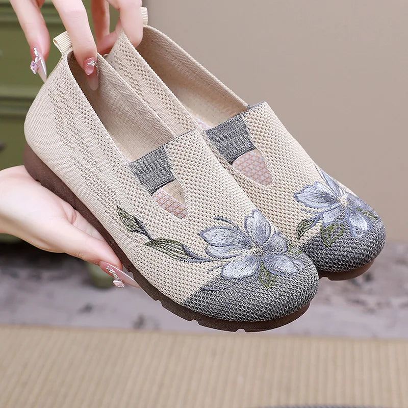 Ladies' summer 2025 breathable soft sole anti-slip mom shoes leisure mesh flat embroidered shoes