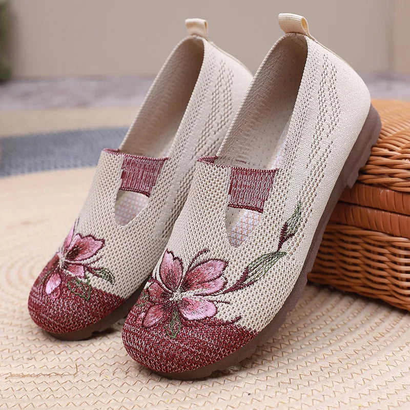 Ladies' summer 2025 breathable soft sole anti-slip mom shoes leisure mesh flat embroidered shoes